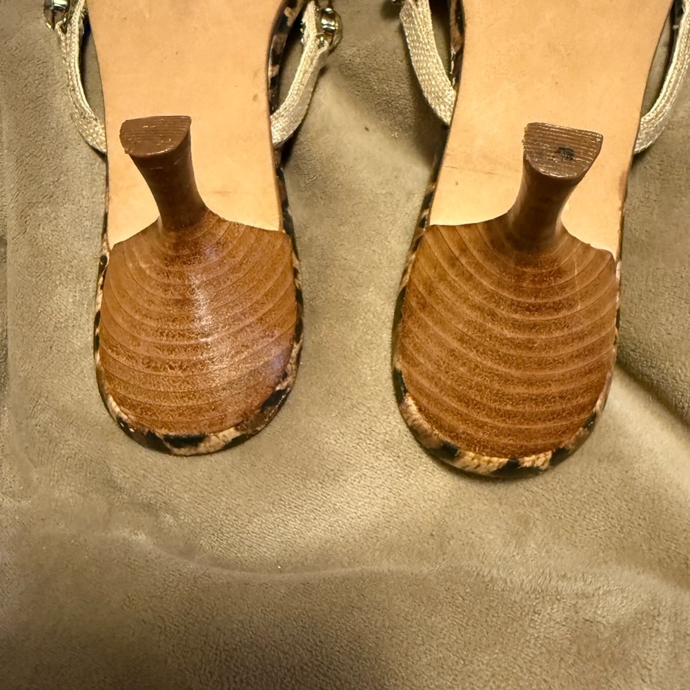 Beverly Feldman Embroidered Rhinestone Floral Sandals - Picture 6 of 11